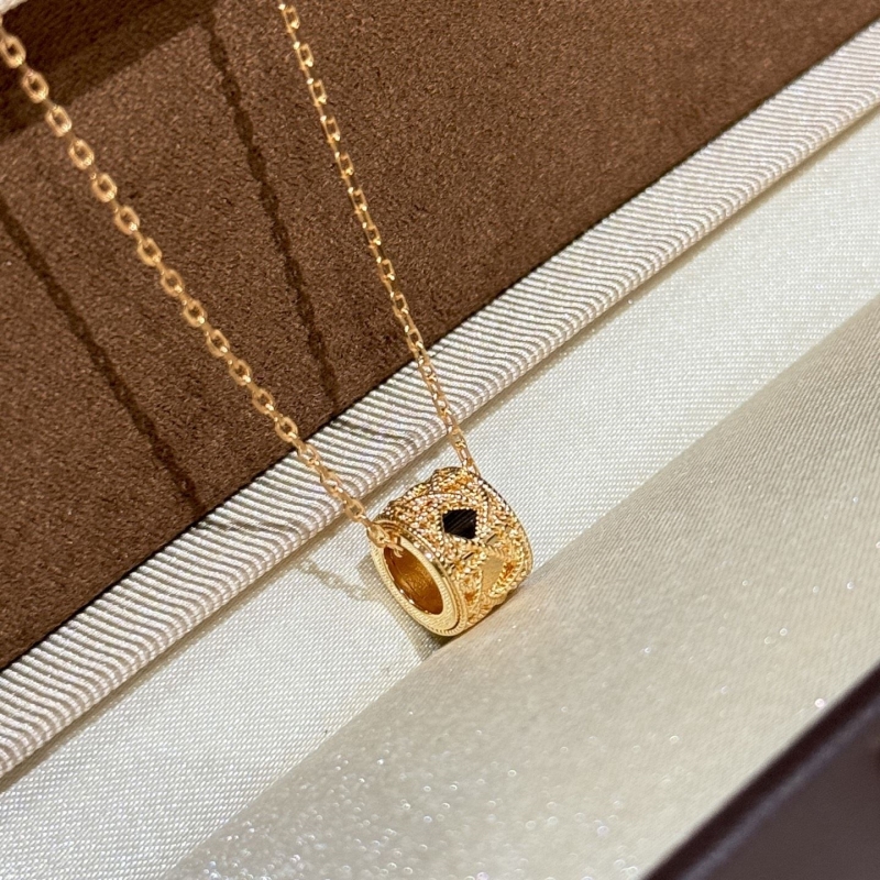 chr1st1an D10r necklaces